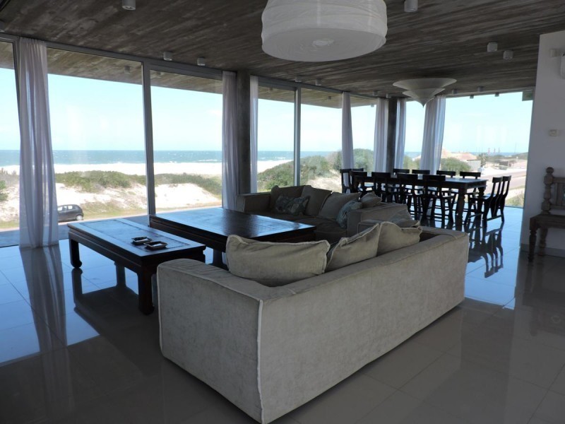 Casa en alquiler con vistas al mar 